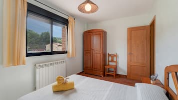 8 slaapkamers, een strijkplank/strijkijzer, gratis wifi, beddengoed