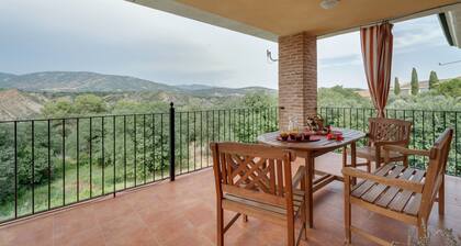 Maison de vacances 'Sueños De Guara Casa Rural' avec vue sur la montagne, piscine privée et Wi-Fi