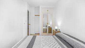 3 Schlafzimmer, BĂŒgeleisen/BĂŒgelbrett, WLAN, BettwĂ€sche