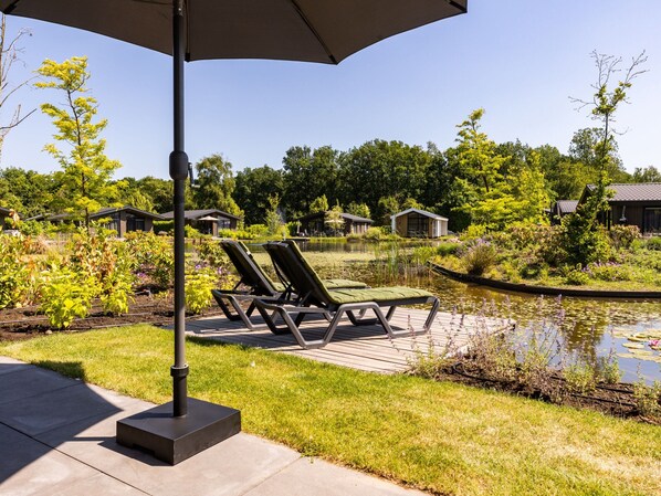 Chalet | Exterior - Chalet by Pond in Holiday Park (Veldhoven)