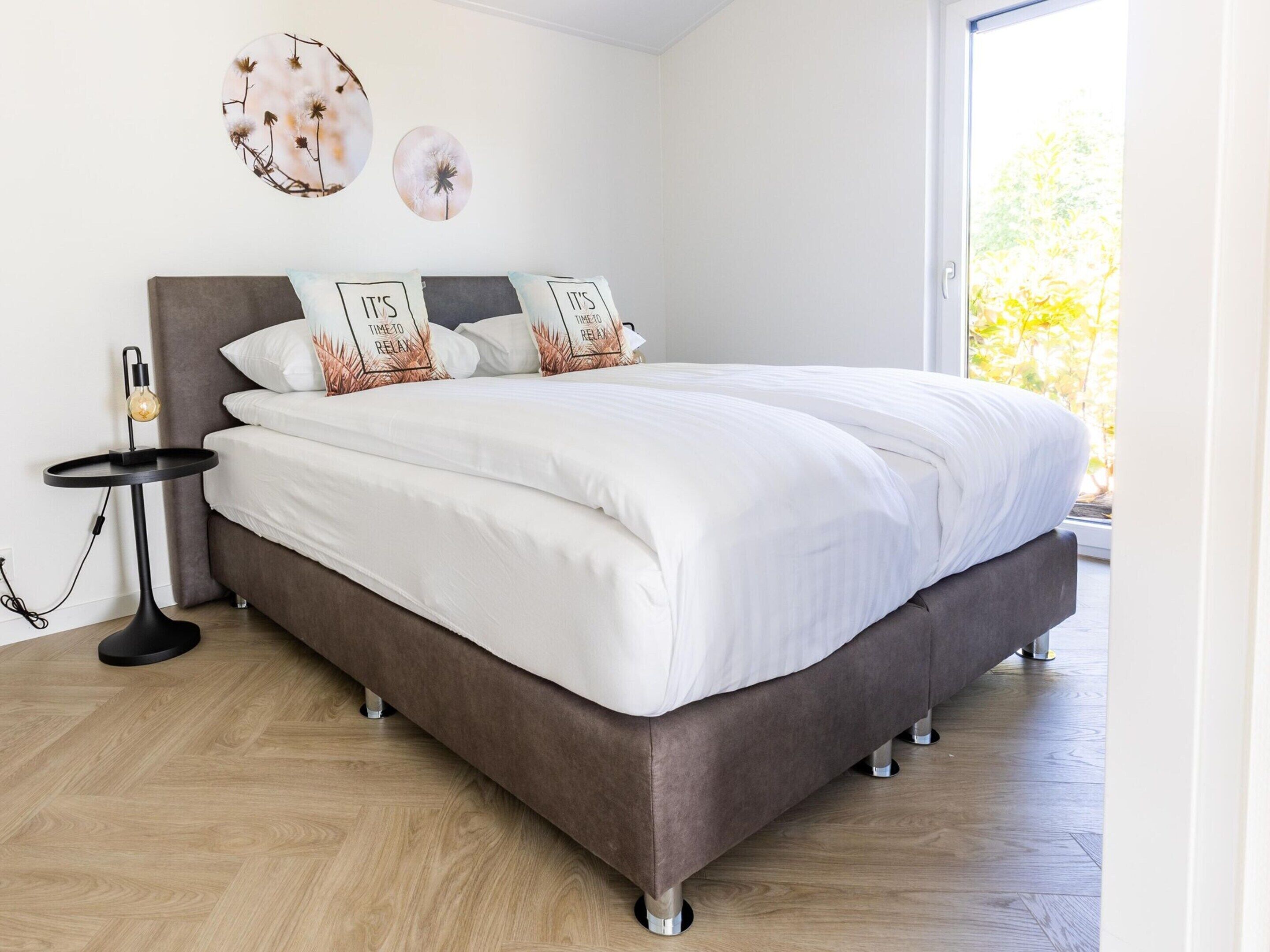 Chalet | 2 slaapkamers, individueel gemeubileerd, beddengoed