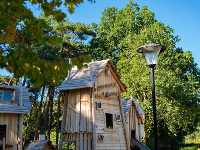 Chalet by Pond in Holiday Park