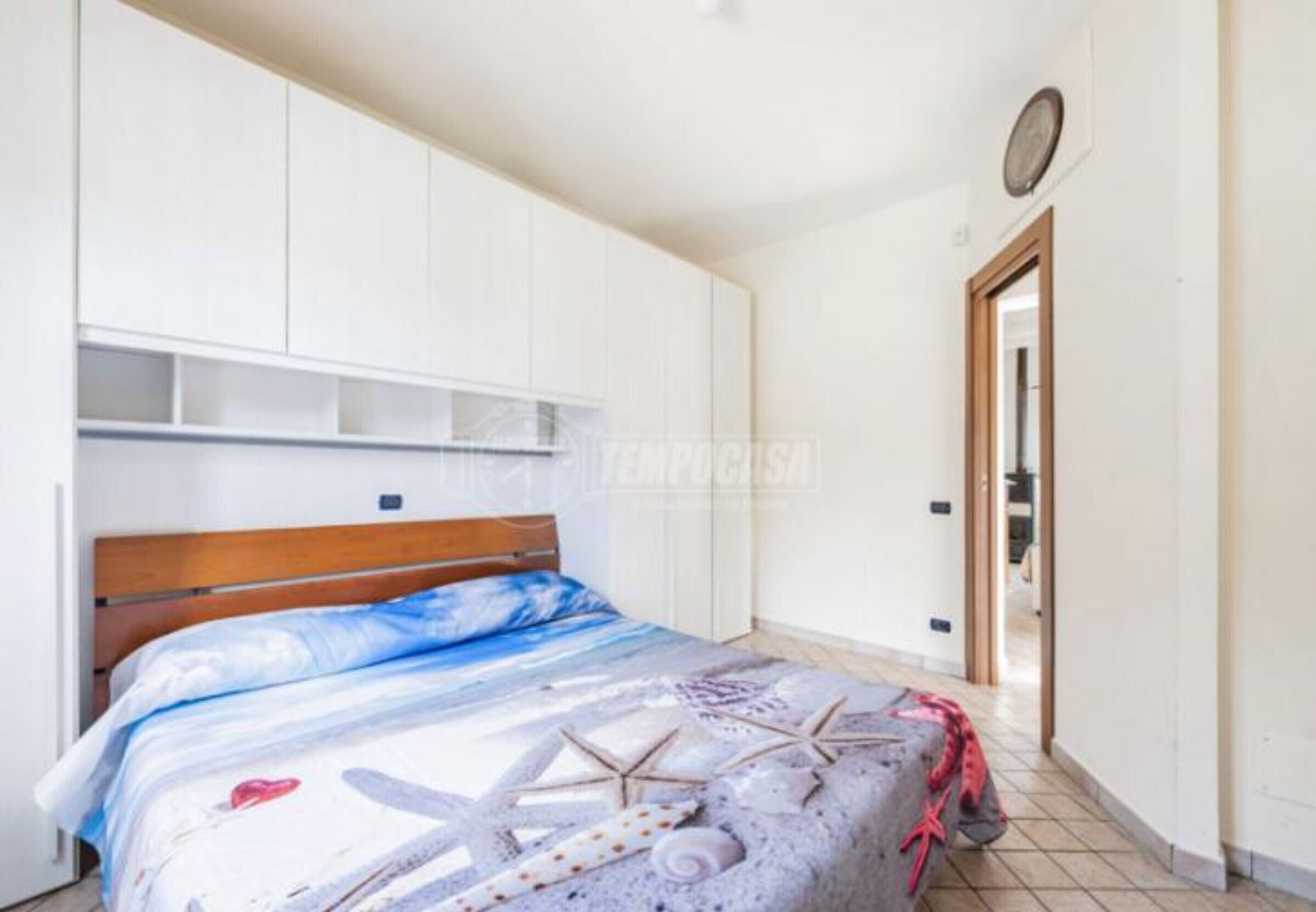 3 slaapkamers, een strijkplank/strijkijzer, gratis wifi, beddengoed