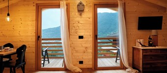 Chalet 'Bio Maso Nido Verde' avec vue sur les montagnes et balcon