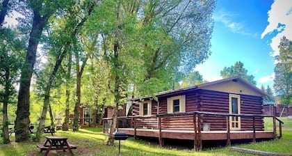 TATA River Cabin: Buena Vista Cabin- Relax and Unwind