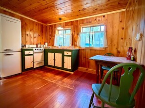 Coffee/tea maker, fridge, oven, toaster