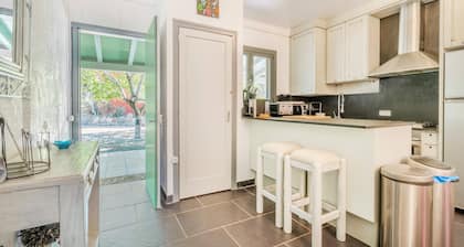 Holiday Home 'Maison Avec Piscine En Catalogne' with Mountain View, Wi-Fi and Air Conditioning