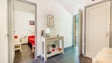 3 makuuhuonetta, silitysrauta/-lauta, ilmainen Wi-Fi, vuodevaatteet