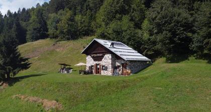 Châlet "Baita Casapendola" (en anglais)