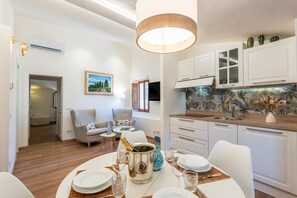 Dining - Apartment 'Il Teatro' with Wi-Fi and Air Conditioning (San Gimignano)