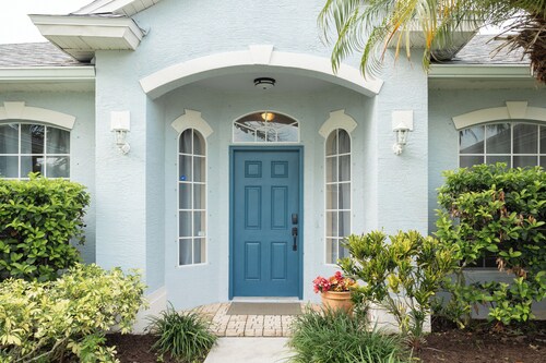 Cozy 4-bedroom house in charming Port St. Lucie with AC, WiFi