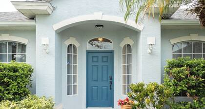 Cozy 4-bedroom house in charming Port St. Lucie with AC, WiFi