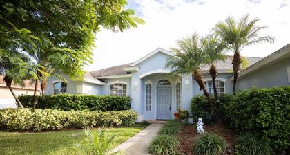 Cozy 4-bedroom house in charming Port St. Lucie with AC, WiFi