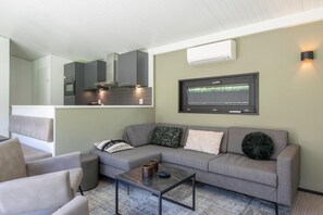Living room - Air-conditioned Chalet Near Eindhoven (Mierlo)