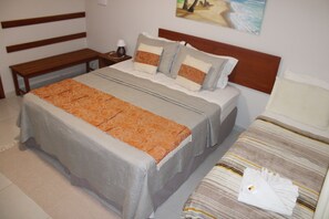 Pillow-top beds, in-room safe, individually decorated, blackout curtains - Pousada Pé na Areia Gostoso (São Miguel do Gostoso)