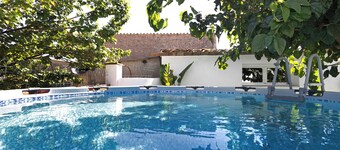 Country House 'Cal Peret Miquelet' with Mountain View, Private Pool and Wi-Fi