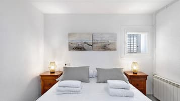 7 bedrooms, iron/ironing board, free WiFi, bed sheets