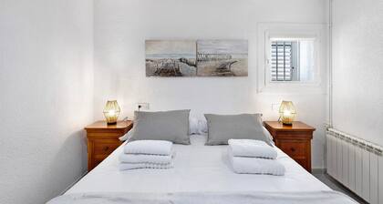 Country House 'Cal Peret Miquelet' with Mountain View, Private Pool and Wi-Fi
