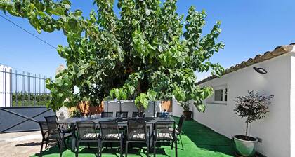 Country House 'Cal Peret Miquelet' with Mountain View, Private Pool and Wi-Fi