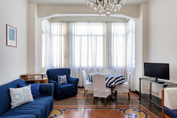 Apartment, Balcony | Living area | 35-cm TV with digital channels - Classy Apartment in Rapallo  (Rapallo)