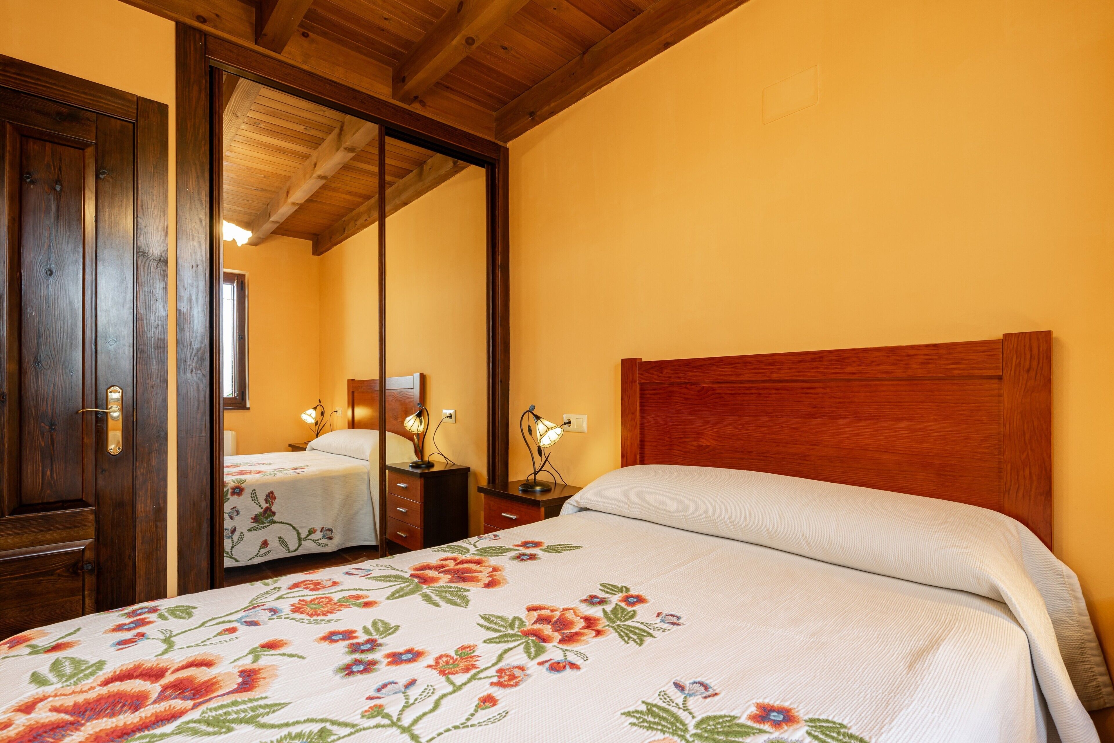 1 habitación, tabla de planchar con plancha, wifi gratis y ropa de cama 