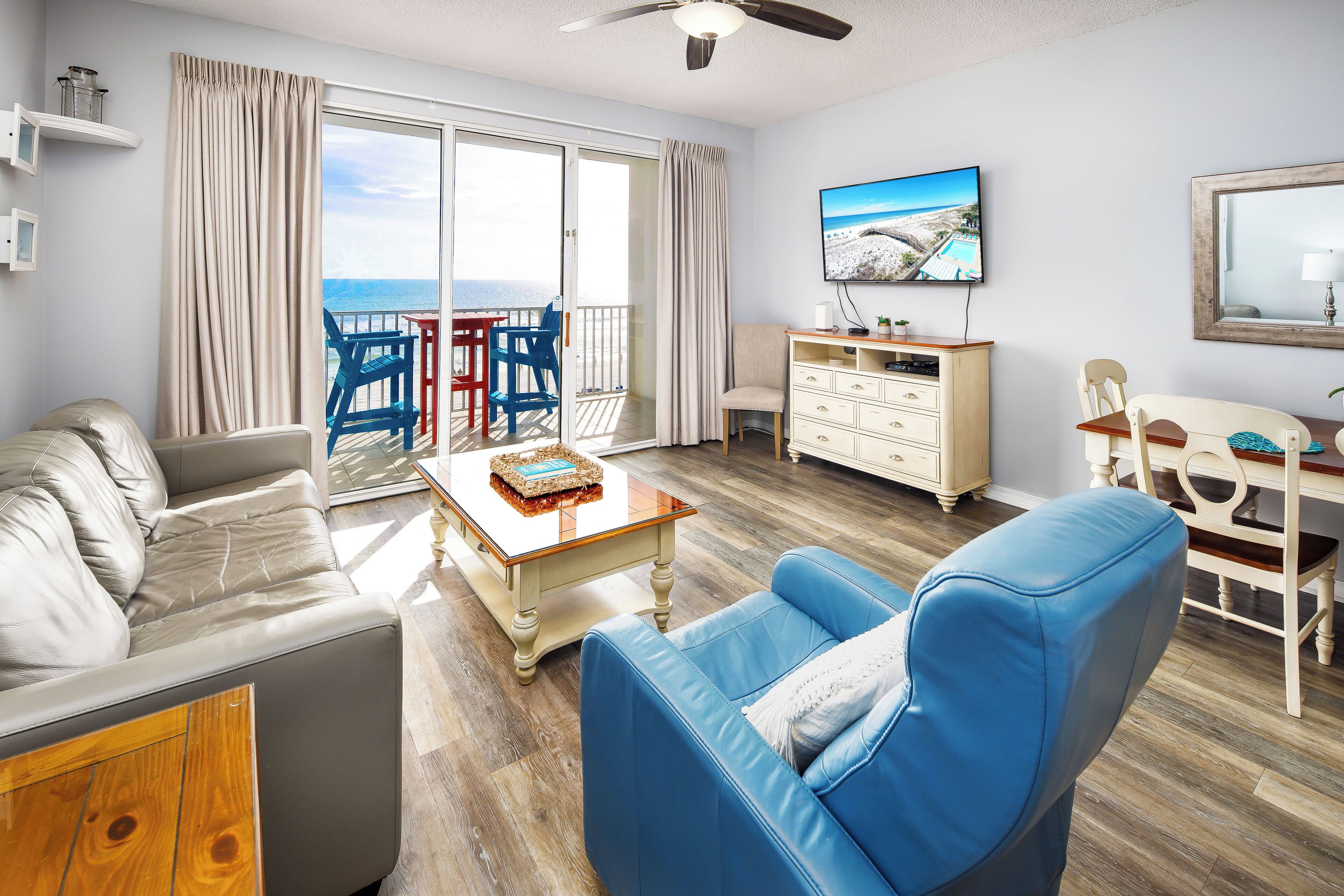 Televisión y chimenea 