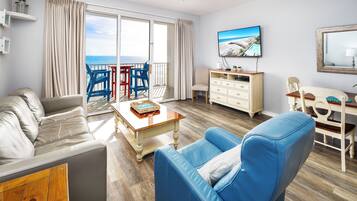 Televisión y chimenea