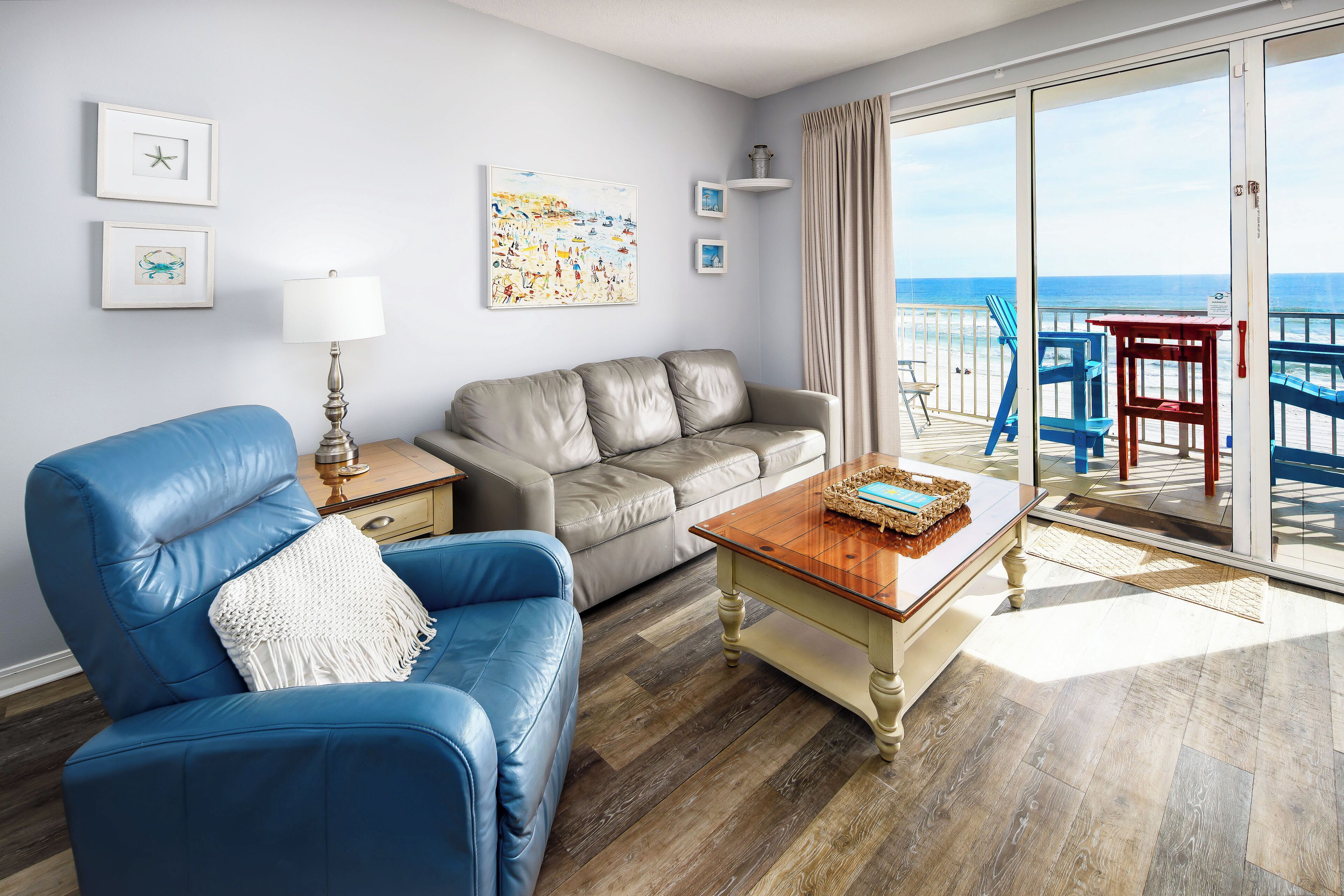 Televisión y chimenea 