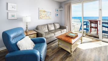 Televisión y chimenea