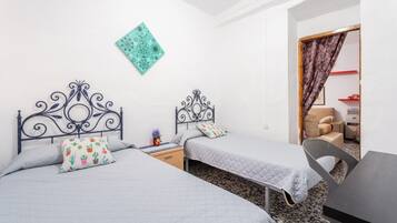 5 bedrooms, iron/ironing board, free WiFi, bed sheets