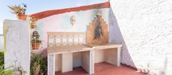 Holiday home 'Casa Ratón Perez' with private terrace, Wi-Fi and air conditioning