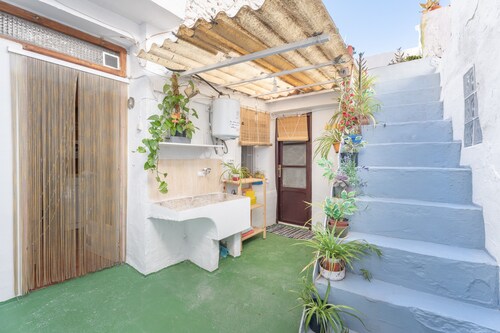 Holiday Home 'Casa Ratón Pérez' with Private Terrace, Wi-Fi and Air Conditioning