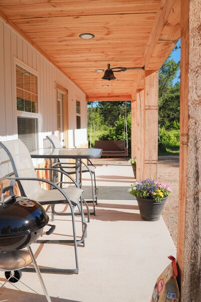 NEW Cozy 2-bedroom cabin in delightful Lake George/Laporte with WiFi and AC