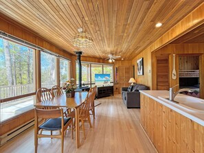 Interior - A little slice of paradise. Waterfront, private beach entry, weed free swimming (Gilmour)