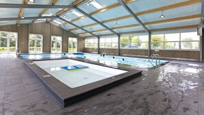 Chalet | Pool | Indoor pool, outdoor pool - Nice Chalet With Dishwasher, Near the Veluwemeer (Nijkerk)