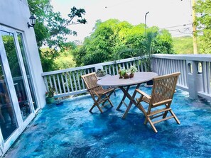 Outdoor dining - 2-bedroom villa in amazing Cap Estate with WiFi, AC and all the comfort you need (Gros Islet)