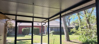 Spacious Ridge Manor Villa with BBQ, Screened Lanai, and Views