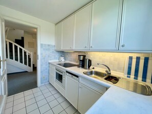 Kühlschrank, Ofen, Herdplatte, Geschirrspüler