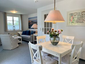 Dining - Amaris-Sylt - Idyllically situated apartment with balcony for up to 4 people (Sylt-Ost)