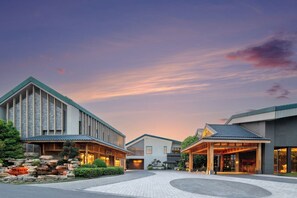 Front of property - Hyakumangoku Onsen Hotel - Free Shuttle Service to Shanghai Disneyland (Shanghai)