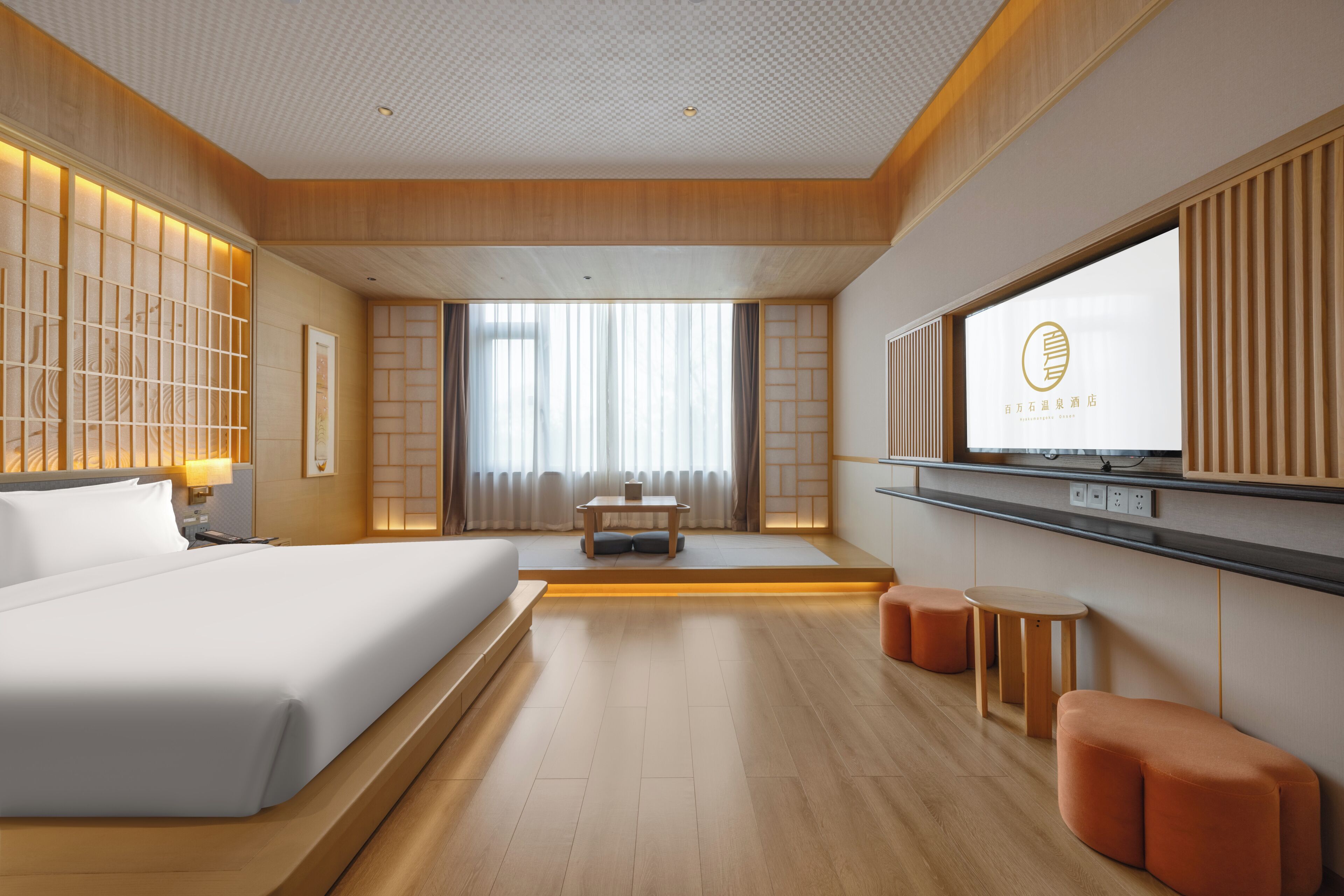 Elegant King Room | Down comforters, free minibar items, individually decorated