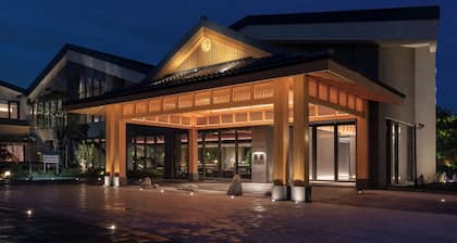 Hyakumangoku Onsen Hotel