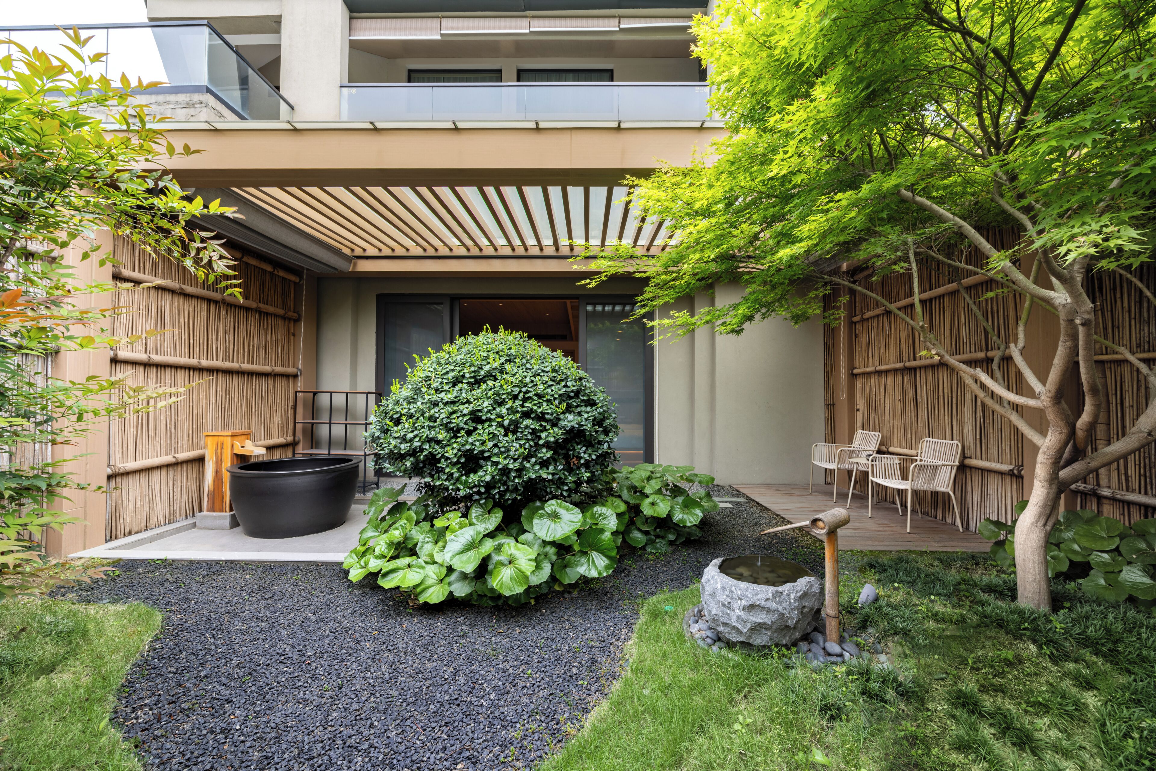 Courtyard Twin Room | 안뜰 전망