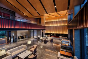 Lobby sitting area - Hyakumangoku Onsen Hotel - Free Shuttle Service to Shanghai Disneyland (Shanghai)