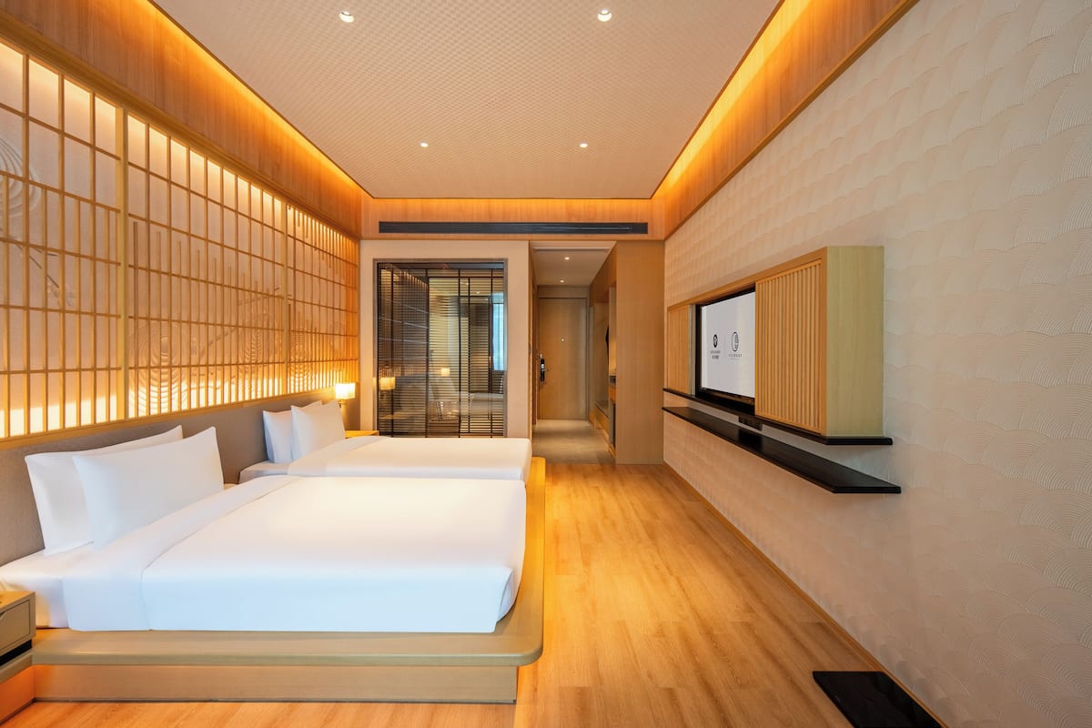 Elegant Twin Room | Down duvets, free minibar items, individually decorated, soundproofing