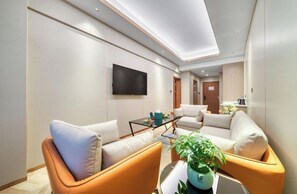 Business Suite, 1 King Bed | Interior - Hangzhou Canal Seagull Hotel (Hangzhou)