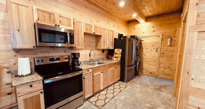 New Custom Designed Country Dwelling Close to Town