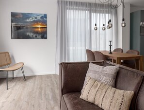 Villa | Living room - Villa by Lake Veere With Modern Amenities (Wolphaartsdijk)