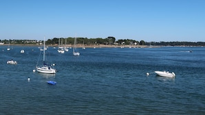 A marina with various boats and yachts anchored in calm waters. - Le Château de Kergonano by Interhome (Baden)
