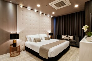 2 bedrooms, bed sheets